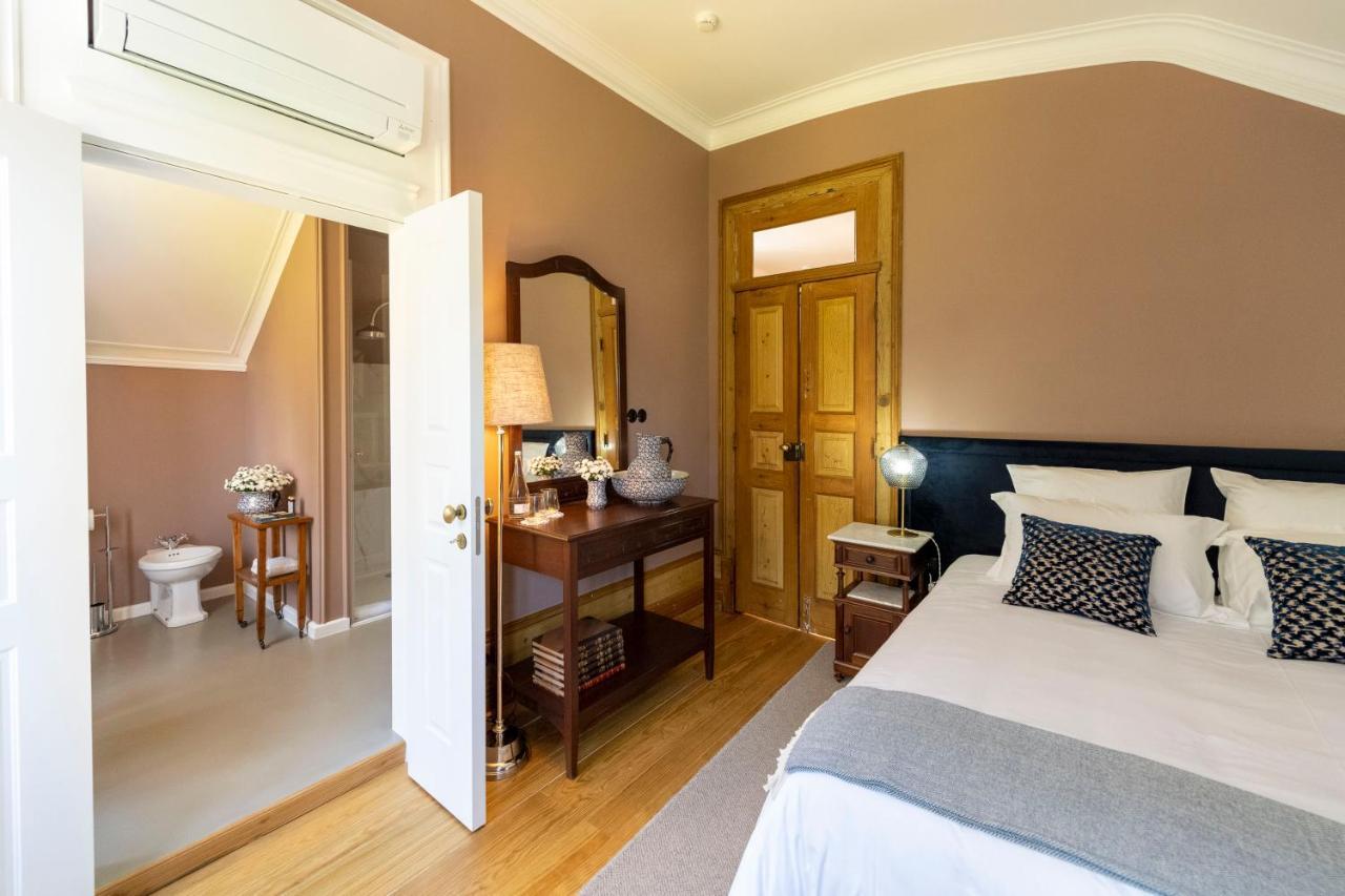 The Grove Houses Guimaraes Room photo